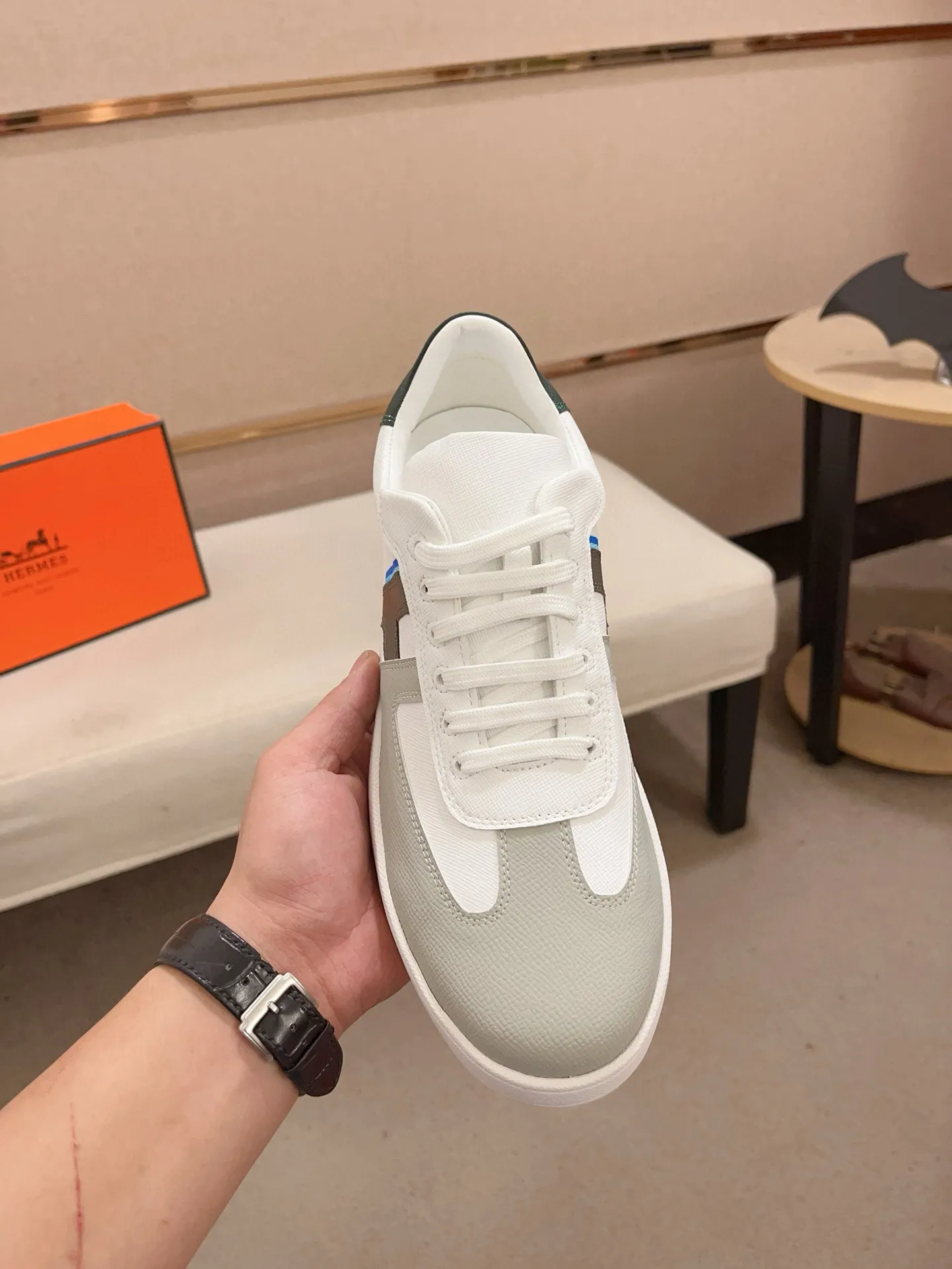 Men's clothing and shoes💰: 400💰《HERMES》【Classic Original Version】Hermès; Top 🔝 Purchasing Agency 🔍🔍Men's latest 🇺🇸 counter sales simultaneously, original ▲▲cowhide imported from Italy ▲▲Exquisite workmanship (Italian 🇮🇹Imported water-dyed 🐂cowhide lining) sole: original sole provided by the original factory, ⚠️exclusive double-layer activity·TPR·rubber·combined molded outsole; Code number: 38-44 (45/46 can be customized, non-refundable)